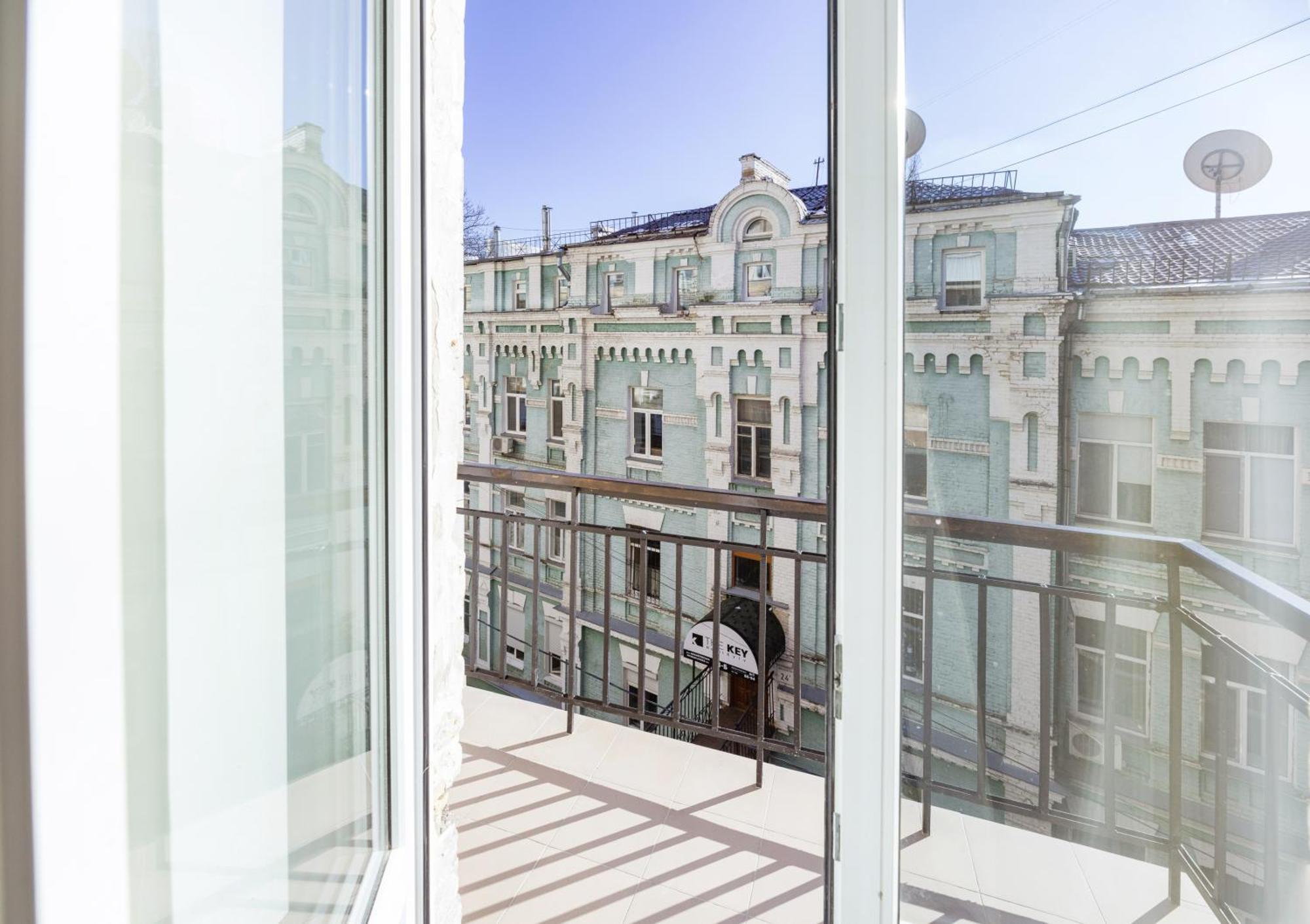 Apart Hotel Maidan Kyiv Exterior photo